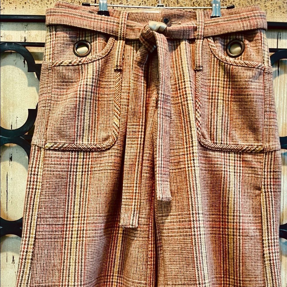 Triple Five Soul Crop Pants 100% Wool, Size 4
